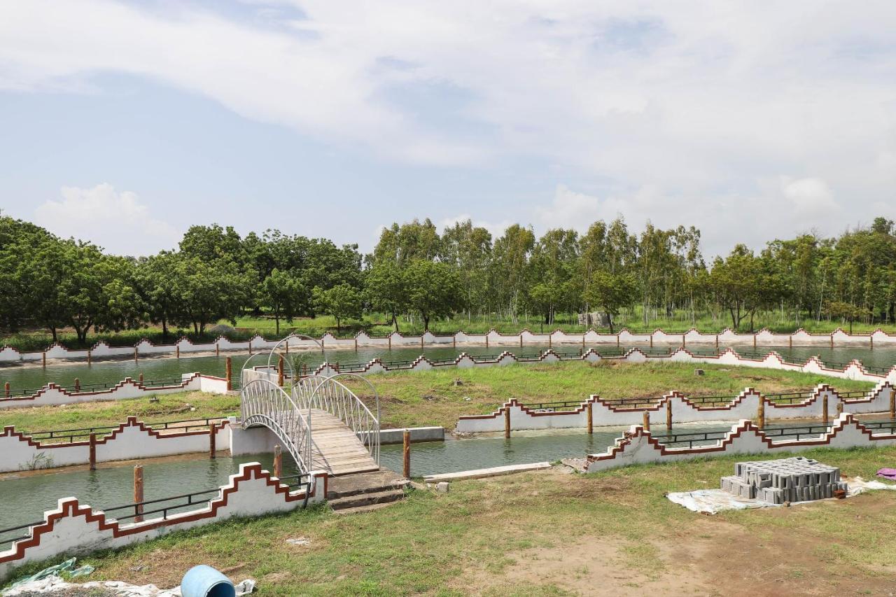 Capital O 49279 Chhab Chhaba Chhab Water Fun Park & Resort Damka Exteriör bild
