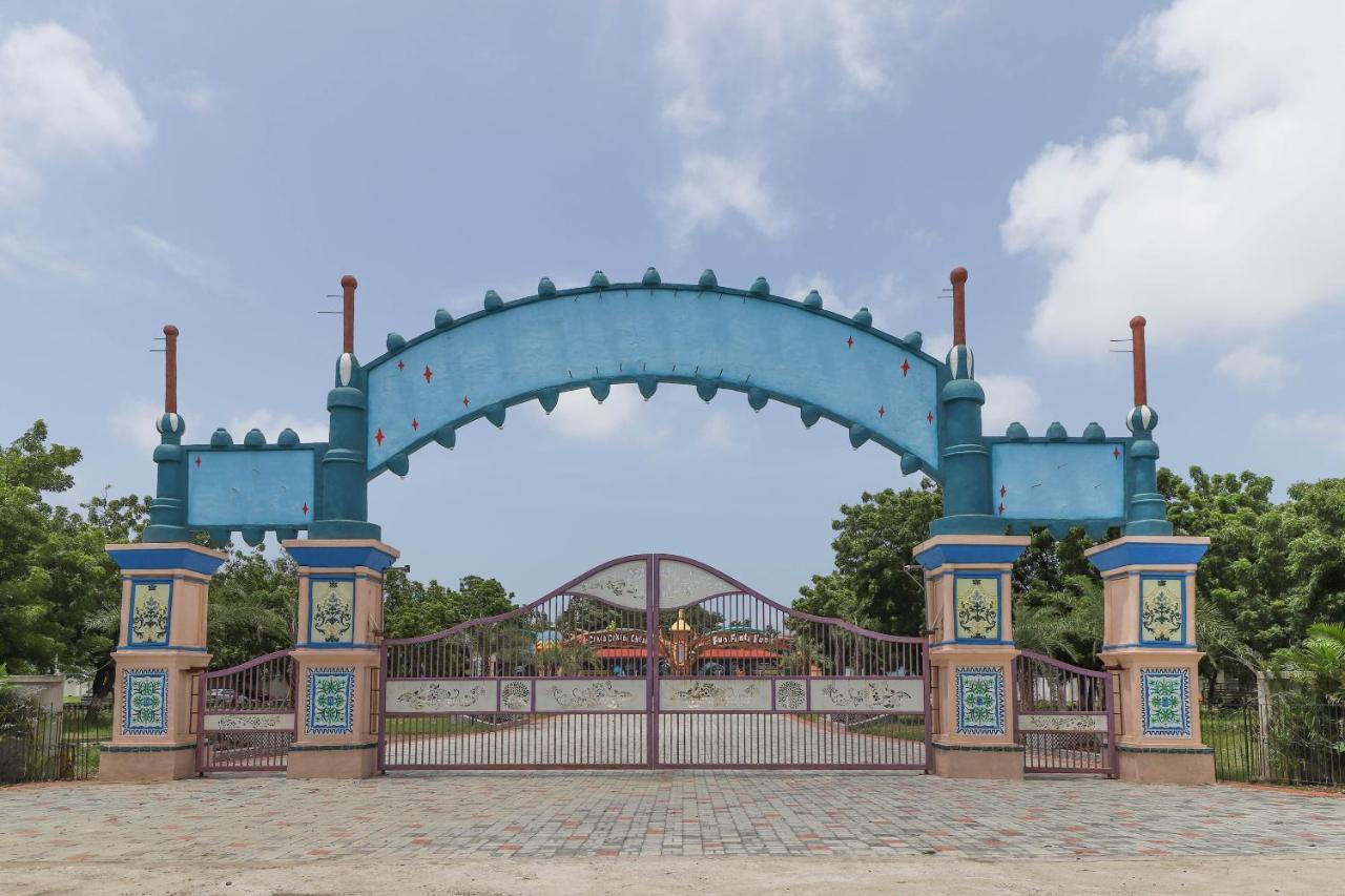 Capital O 49279 Chhab Chhaba Chhab Water Fun Park & Resort Damka Exteriör bild